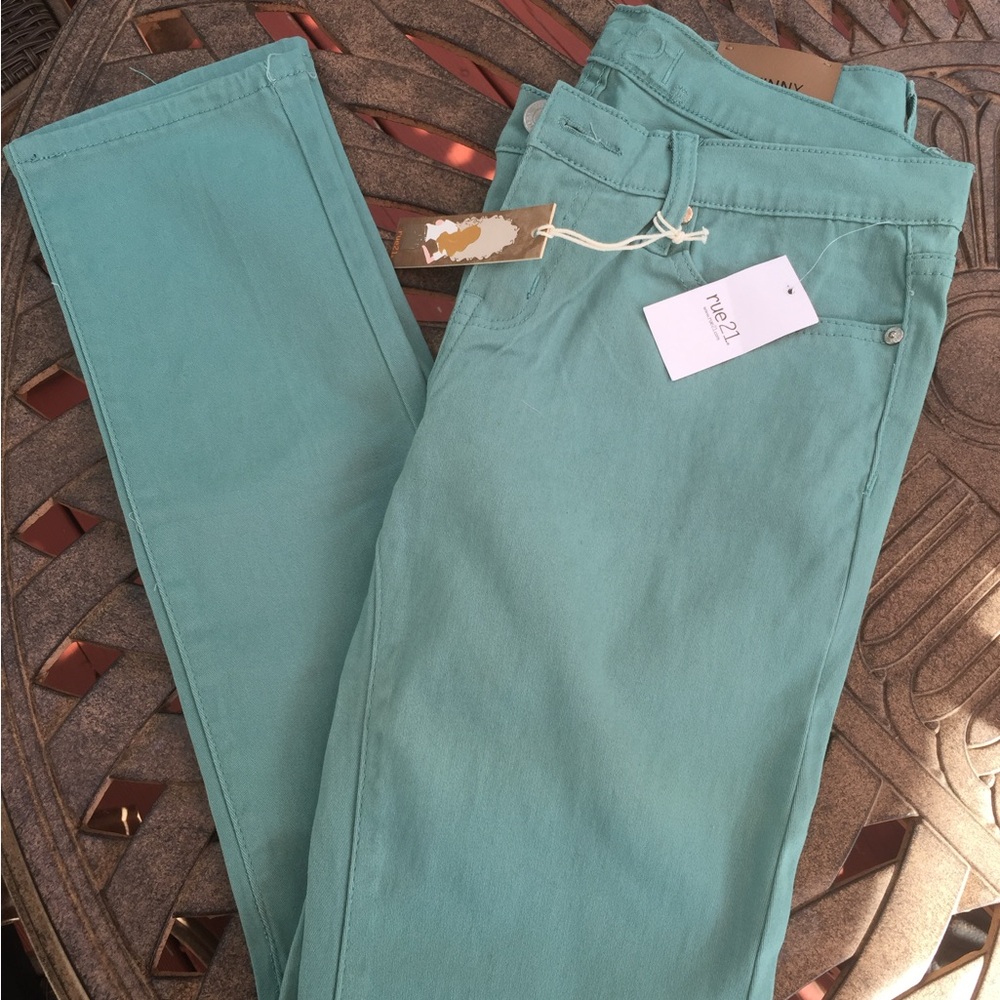 Brand New, Rue 21 Ladies Turquoise Skinny Jeans Size 7/8. NWT